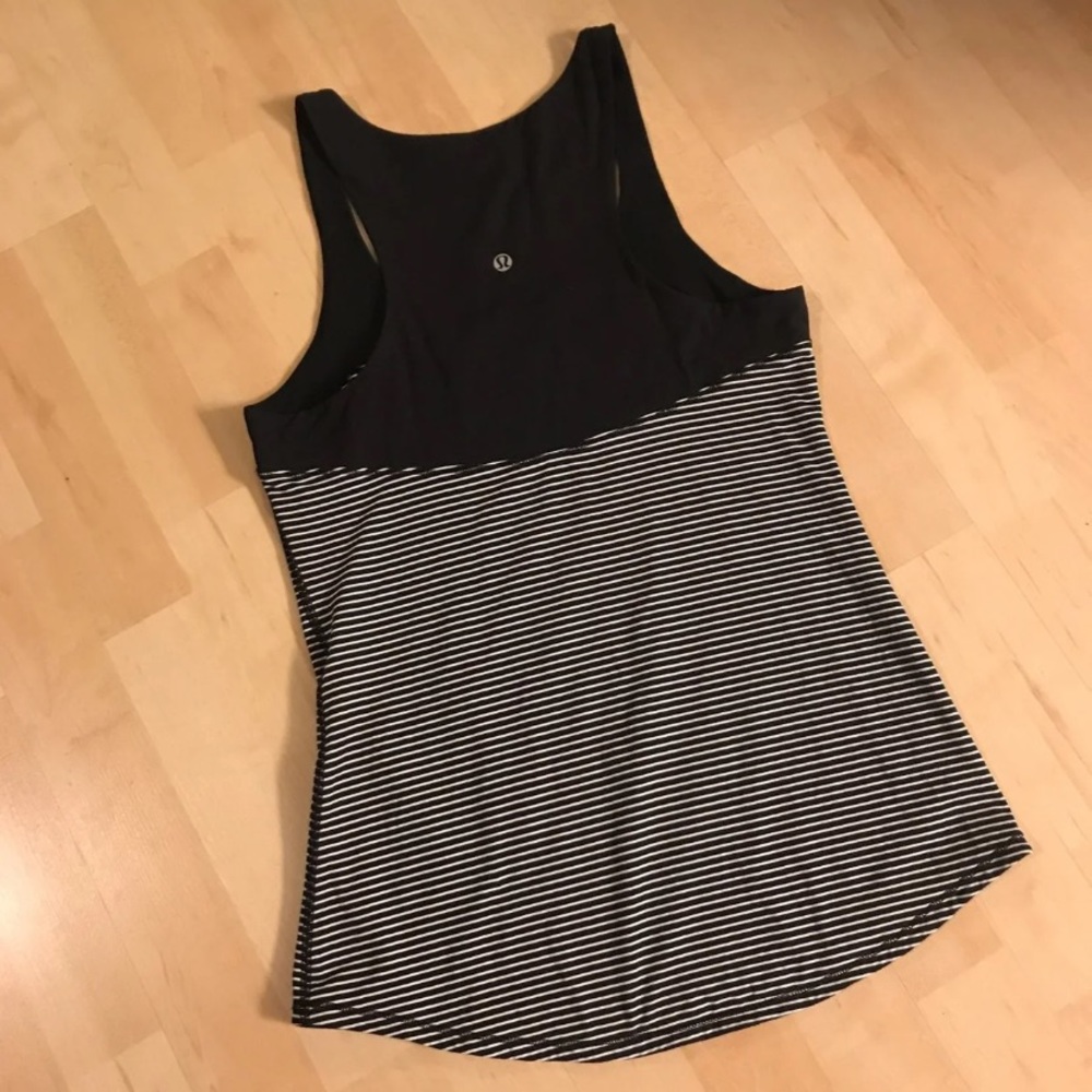 Lululemon Racerback Striped Tank small 6? - Picture 3 of 3